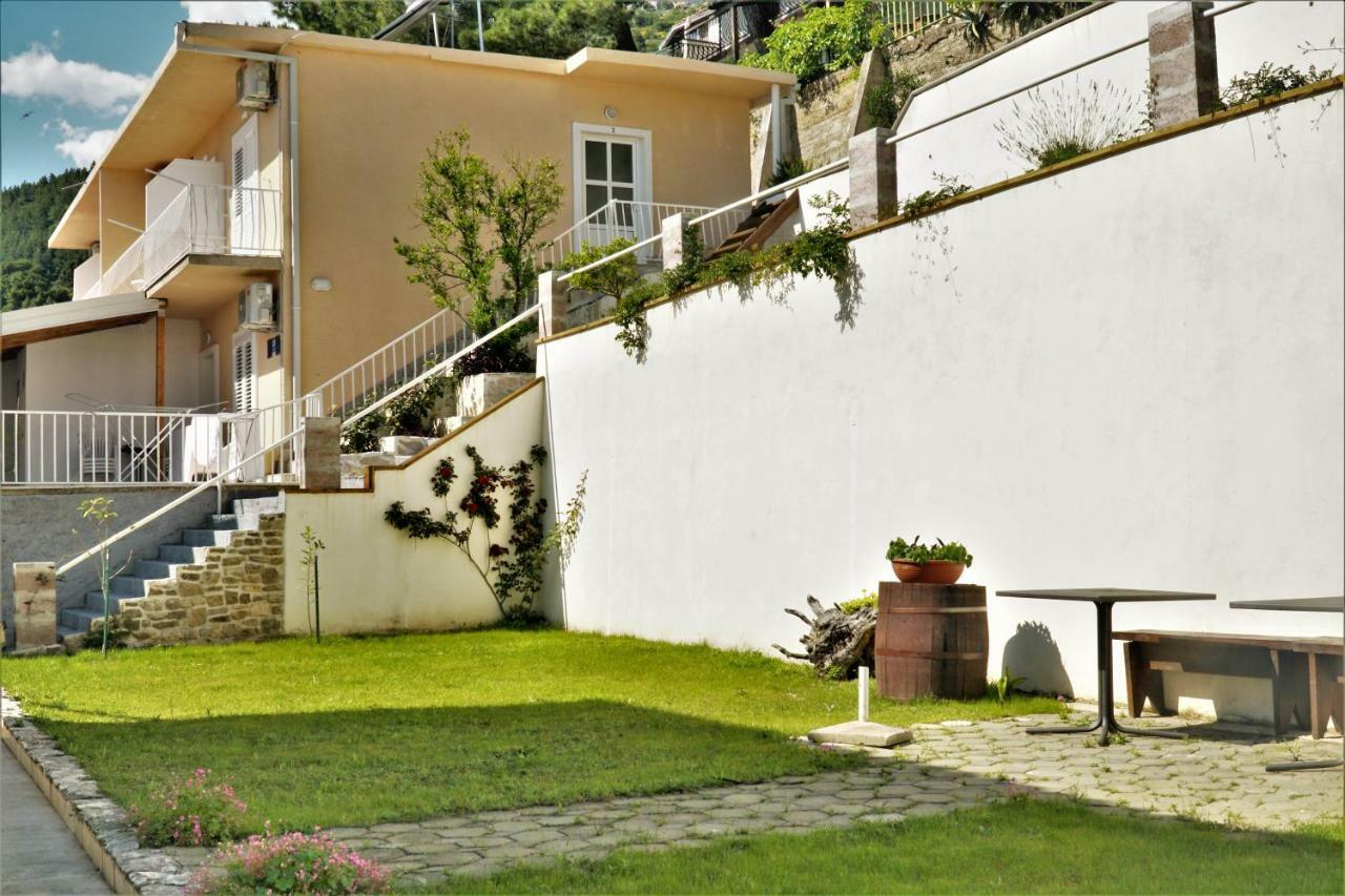 Apartment Mily Baska Voda